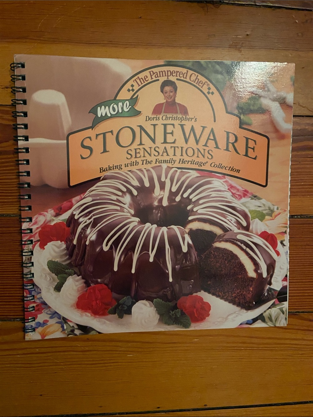 90s 1990s Pampered Chef Stoneware Sensations SPIRAL Cookbook chocolate cake